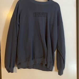 taylor swift blue crew neck